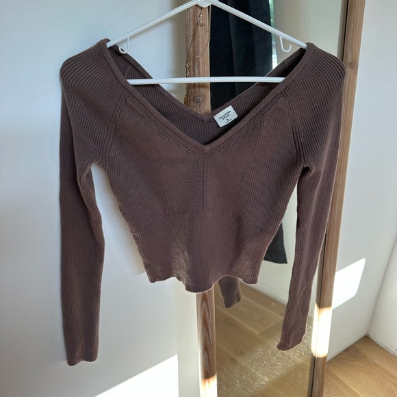 Abercrombie V-Neck Ribbed Women Sweater - Brown - Picture 2 of 3